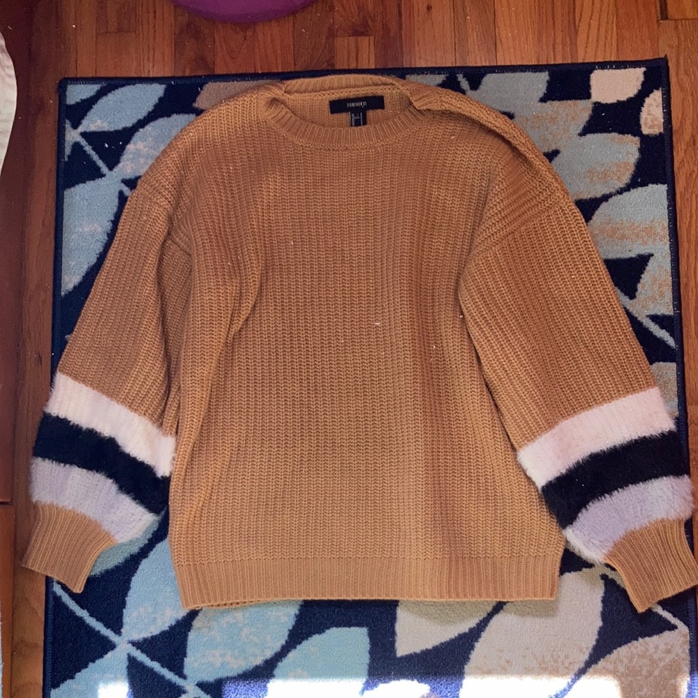 COPY - 3/10! Forever 21 Tan Crewneck sweater